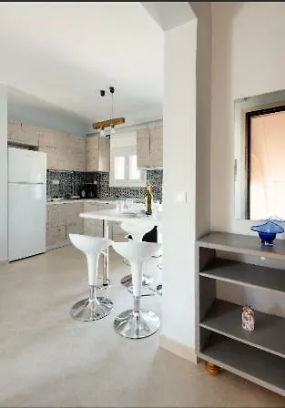 Bright Spacious Two-Bedroom Apartment Thessaloniki
