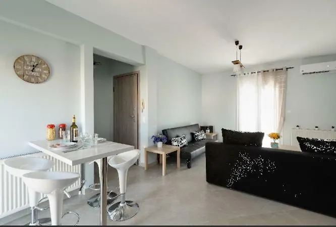 Bright Spacious Two-Bedroom Apartment Saloniki
